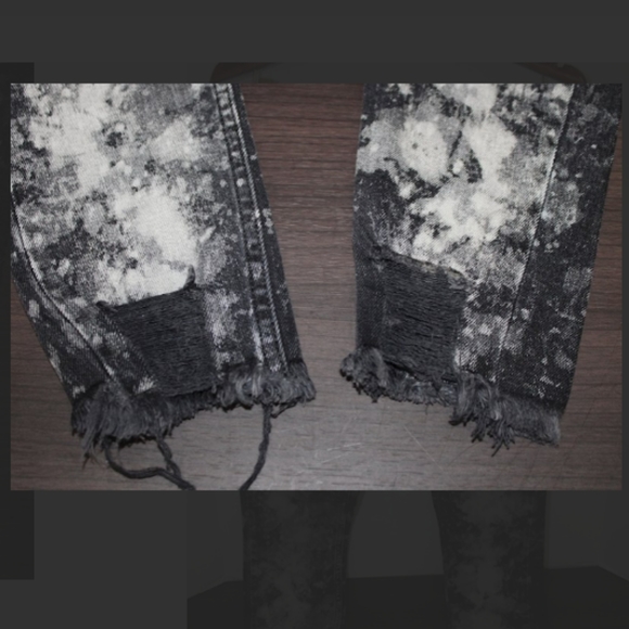 Rare Zara Trafaluc denimwear distressed and studded Jeans red flower size 6 - Picture 4 of 4